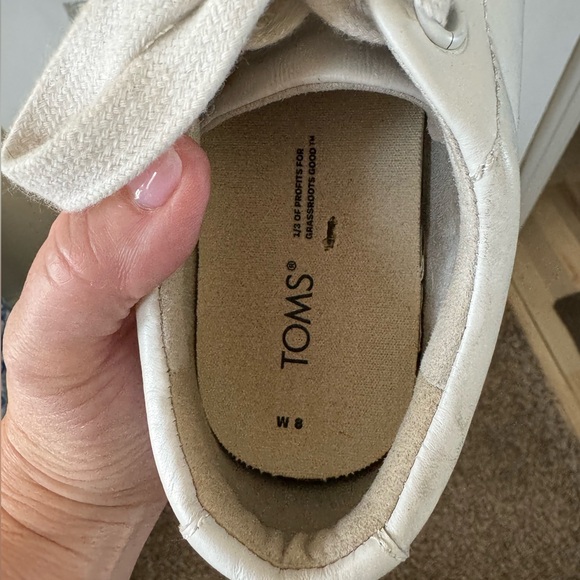 White Leather Toms Sneakers - Picture 3 of 4